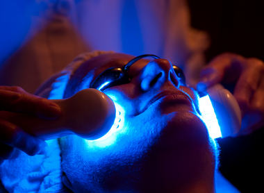Blue Light Therapy: How it works, Who Should Use it and Best LED Devices